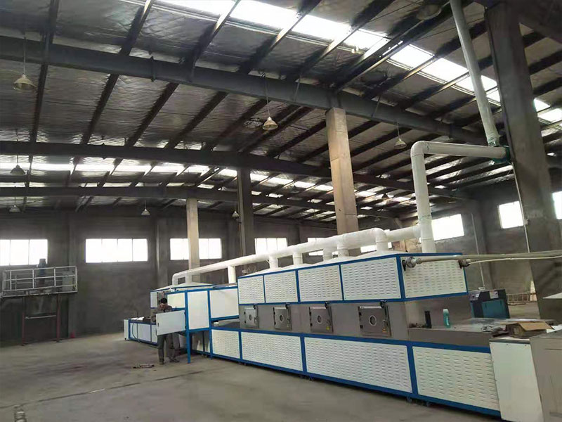 選對微波烘干設(shè)備不難！多行業(yè)適配方法 + 低碳考量